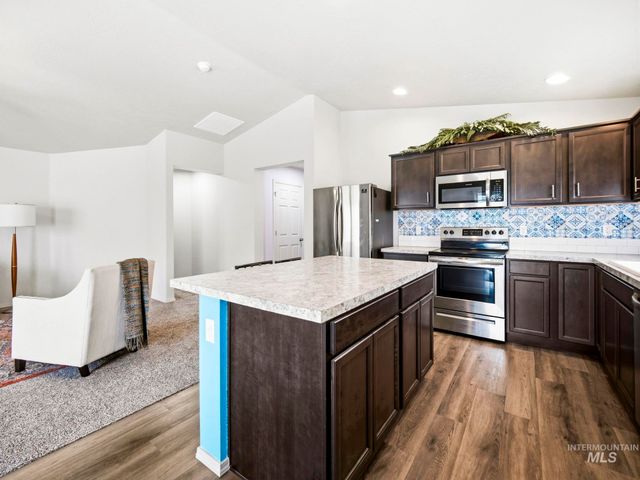 17546 N Newdale Ave, Nampa, ID 83687