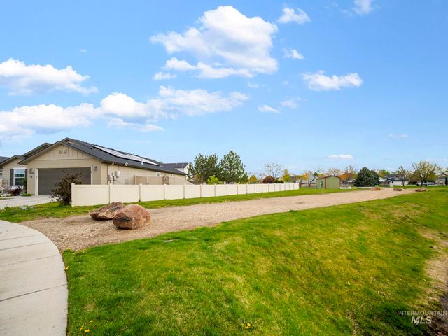 17546 N Newdale Ave, Nampa, ID 83687