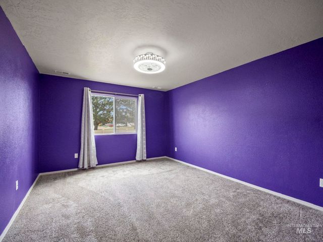 17546 N Newdale Ave, Nampa, ID 83687