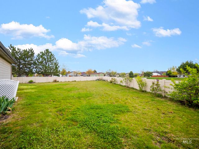 17546 N Newdale Ave, Nampa, ID 83687