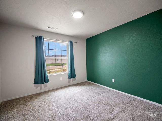 17546 N Newdale Ave, Nampa, ID 83687