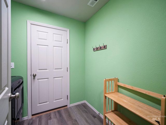 17546 N Newdale Ave, Nampa, ID 83687