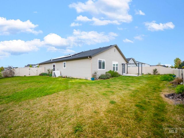 17546 N Newdale Ave, Nampa, ID 83687