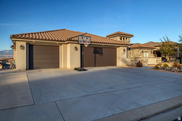 3461 E BARREL ROLL DR, St. George, UT 84790
