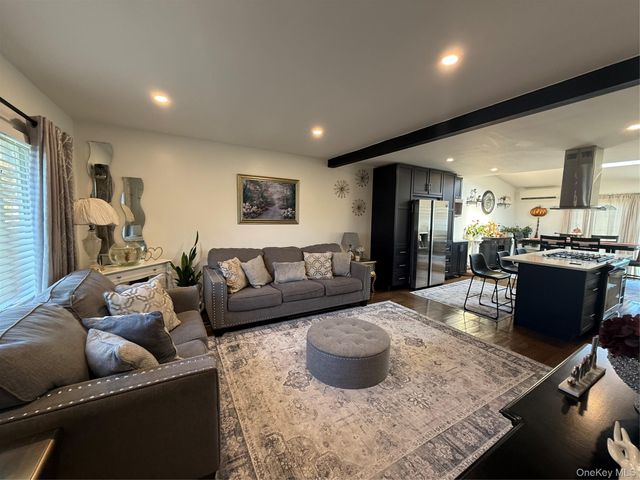 1626 Paula Lane, East Meadow, NY 11554