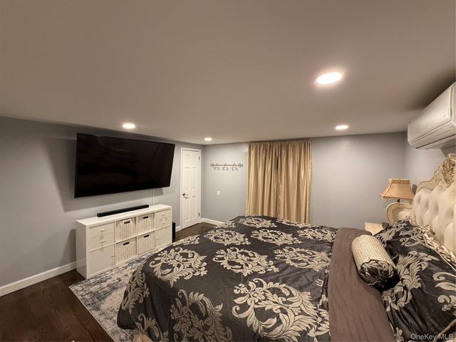 1626 Paula Lane, East Meadow, NY 11554