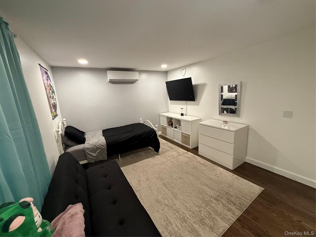 1626 Paula Lane, East Meadow, NY 11554