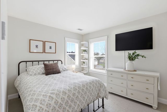 88 White Clover Trl, Plymouth, MA 02360