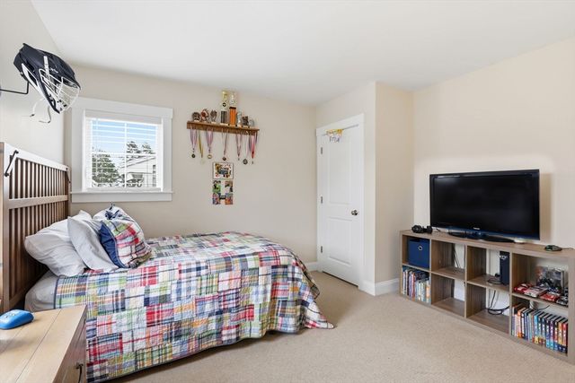 88 White Clover Trl, Plymouth, MA 02360