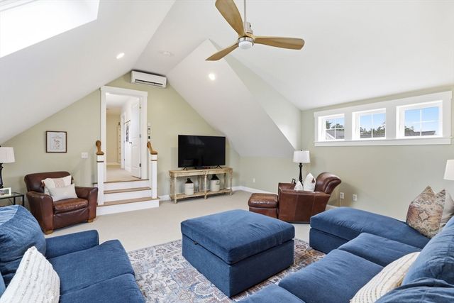 88 White Clover Trl, Plymouth, MA 02360