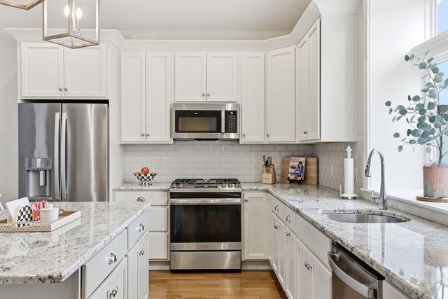 88 White Clover Trl, Plymouth, MA 02360