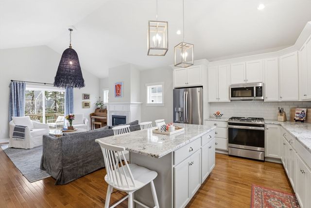 88 White Clover Trl, Plymouth, MA 02360