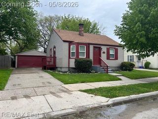 22334 Maxine Street, Saint Clair Shores, MI 48080