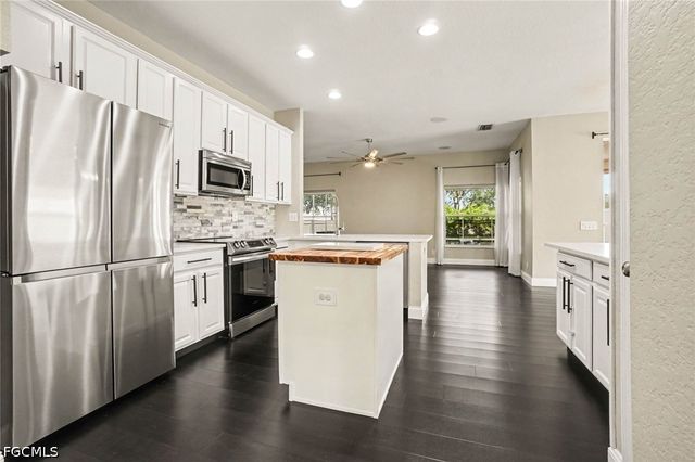 2065 Cape Heather CIR, Cape Coral, FL 33991