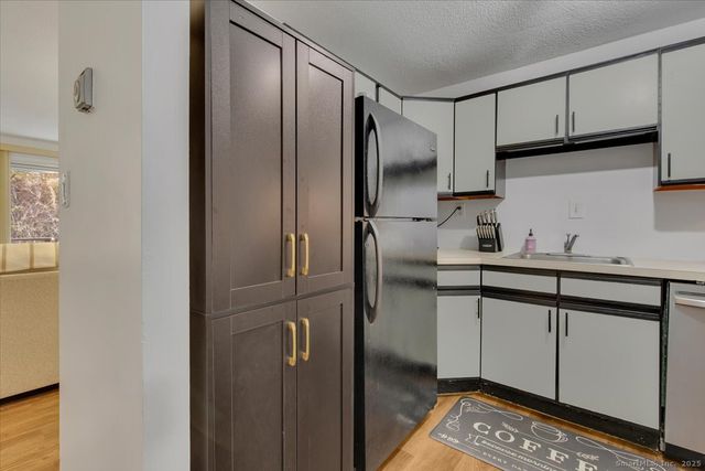 131 Williamstown Court 131, Newington, CT 06111