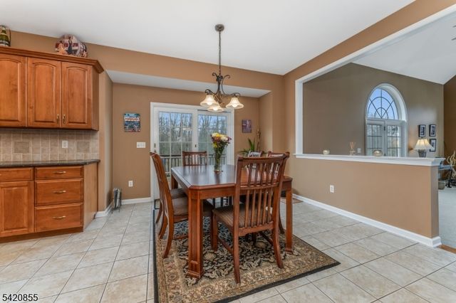 7 General Morgan Lane, Lebanon Twp., NJ 08826