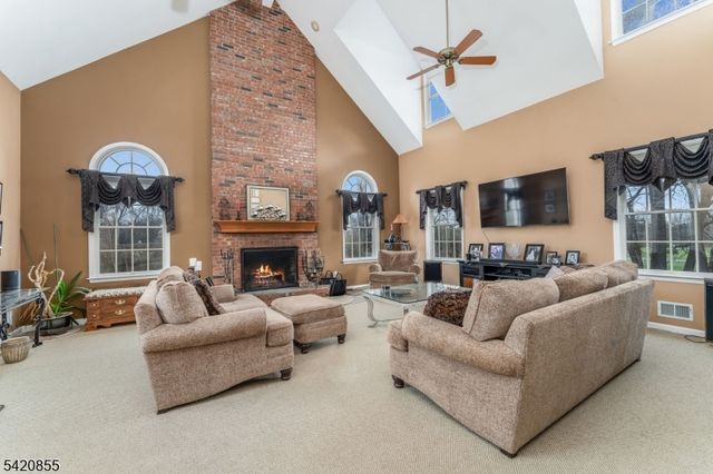 7 General Morgan Lane, Lebanon Twp., NJ 08826