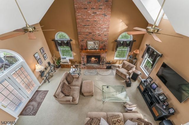 7 General Morgan Lane, Lebanon Twp., NJ 08826