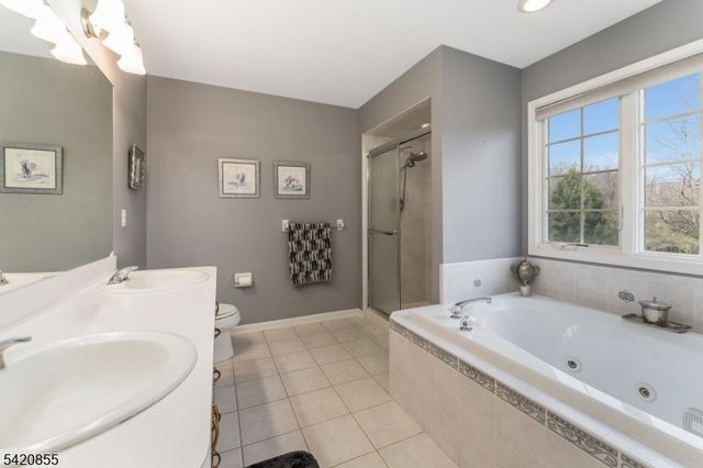 7 General Morgan Lane, Lebanon Twp., NJ 08826