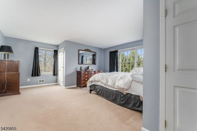 7 General Morgan Lane, Lebanon Twp., NJ 08826