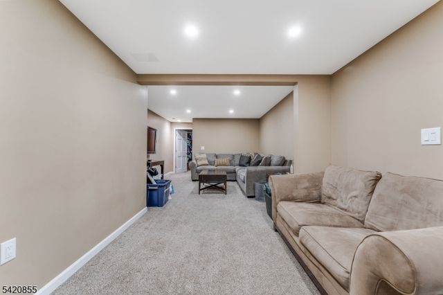 7 General Morgan Lane, Lebanon Twp., NJ 08826