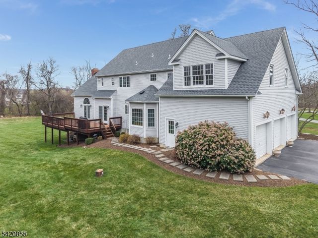 7 General Morgan Lane, Lebanon Twp., NJ 08826