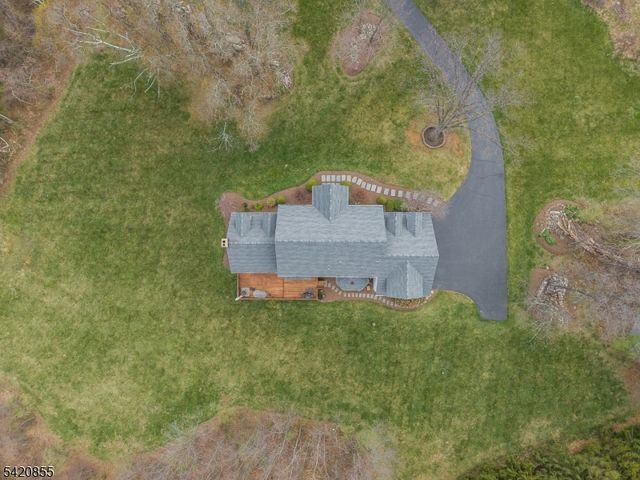 7 General Morgan Lane, Lebanon Twp., NJ 08826