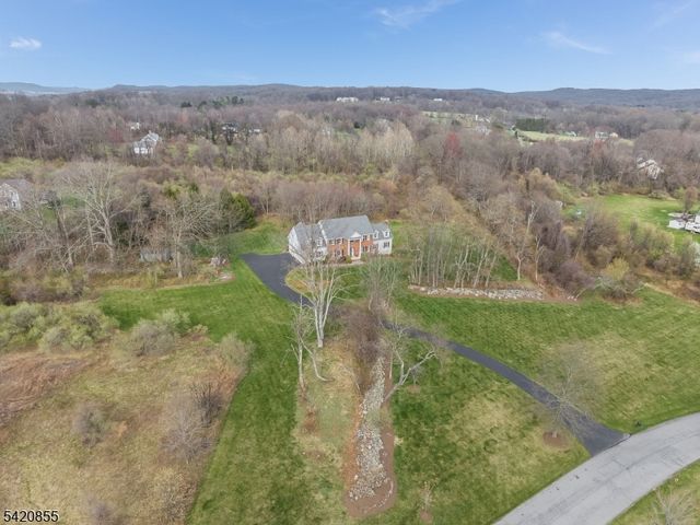 7 General Morgan Lane, Lebanon Twp., NJ 08826