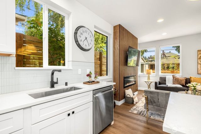 4326 A SW Mills Street, Seattle, WA 98136