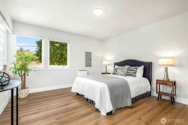 4326 A SW Mills Street, Seattle, WA 98136