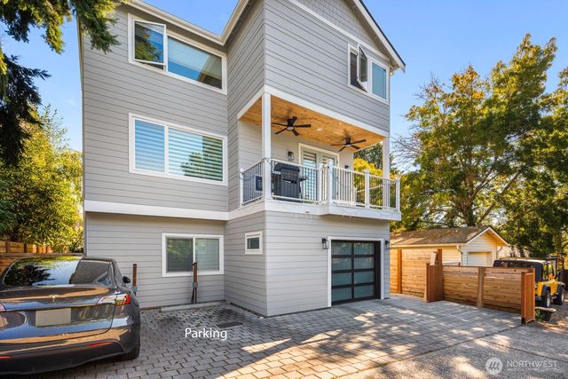 4326 A SW Mills Street, Seattle, WA 98136