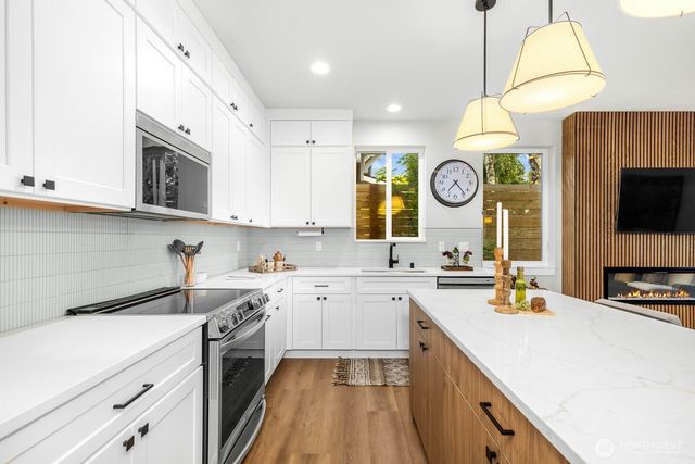 4326 A SW Mills Street, Seattle, WA 98136