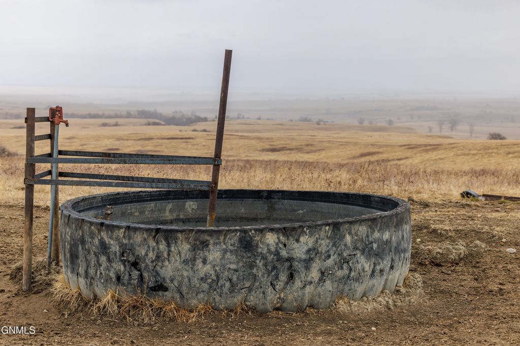 1402 57th Avenue SW, Beulah, ND 58523 photo 104