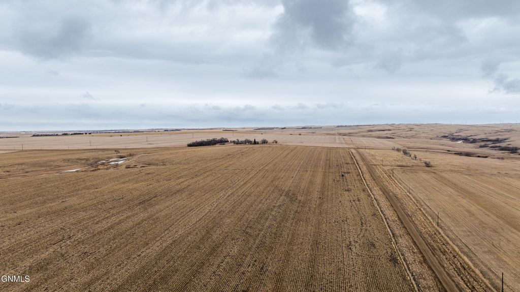 1402 57th Avenue SW, Beulah, ND 58523 photo 131