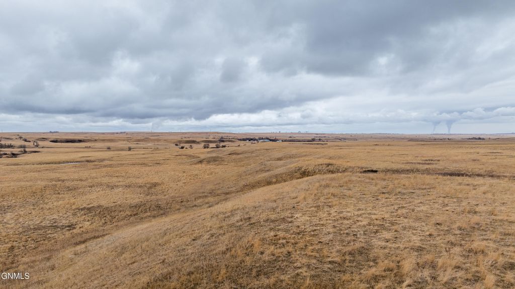 1402 57th Avenue SW, Beulah, ND 58523 photo 135