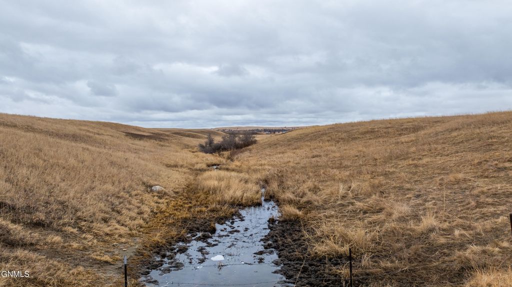 1402 57th Avenue SW, Beulah, ND 58523 photo 137
