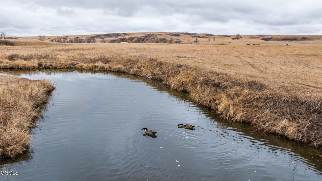 1402 57th Avenue SW, Beulah, ND 58523 photo 140