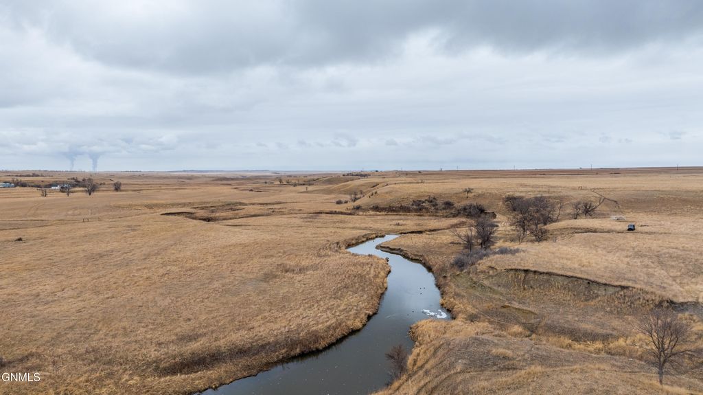 1402 57th Avenue SW, Beulah, ND 58523 photo 141