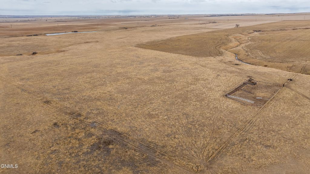 1402 57th Avenue SW, Beulah, ND 58523 photo 149