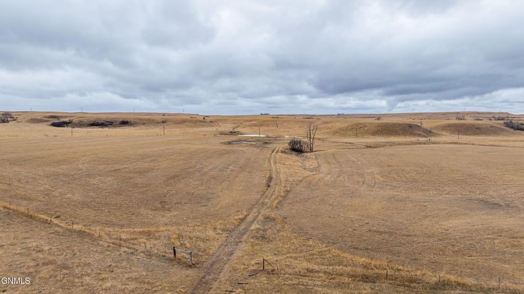 1402 57th Avenue SW, Beulah, ND 58523 photo 152