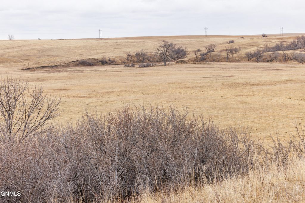 1402 57th Avenue SW, Beulah, ND 58523 photo 32