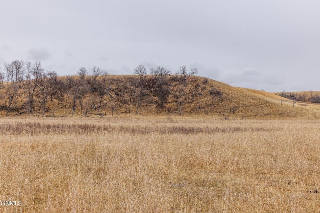 1402 57th Avenue SW, Beulah, ND 58523 photo 35
