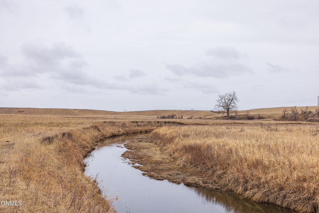 1402 57th Avenue SW, Beulah, ND 58523 photo 44