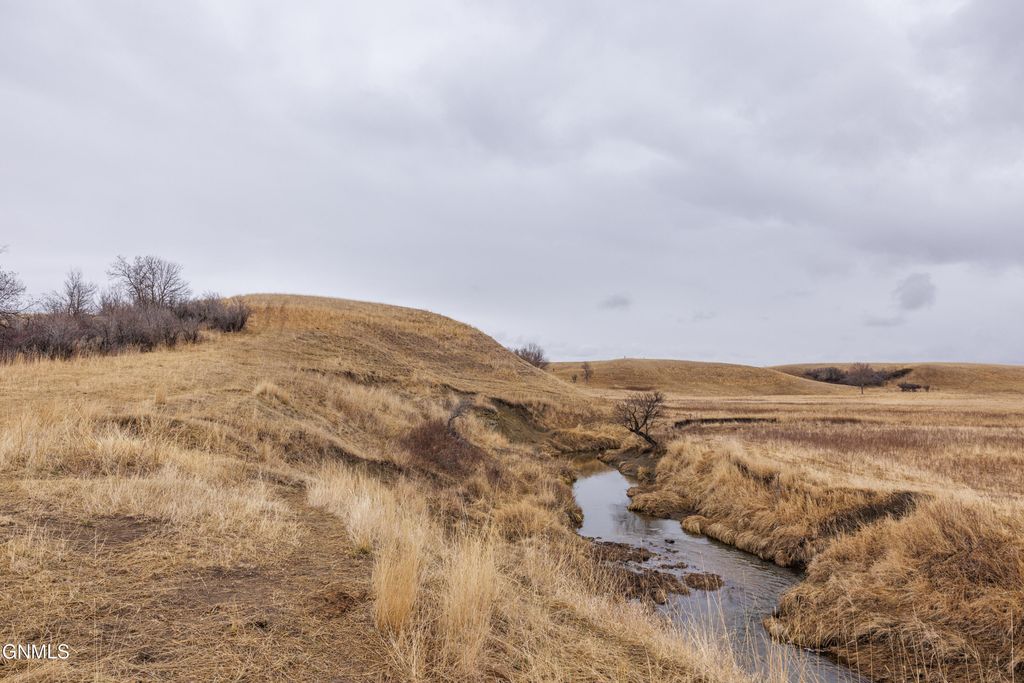 1402 57th Avenue SW, Beulah, ND 58523 photo 48