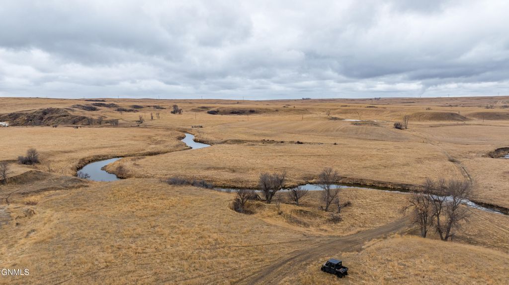 1402 57th Avenue SW, Beulah, ND 58523 photo 6