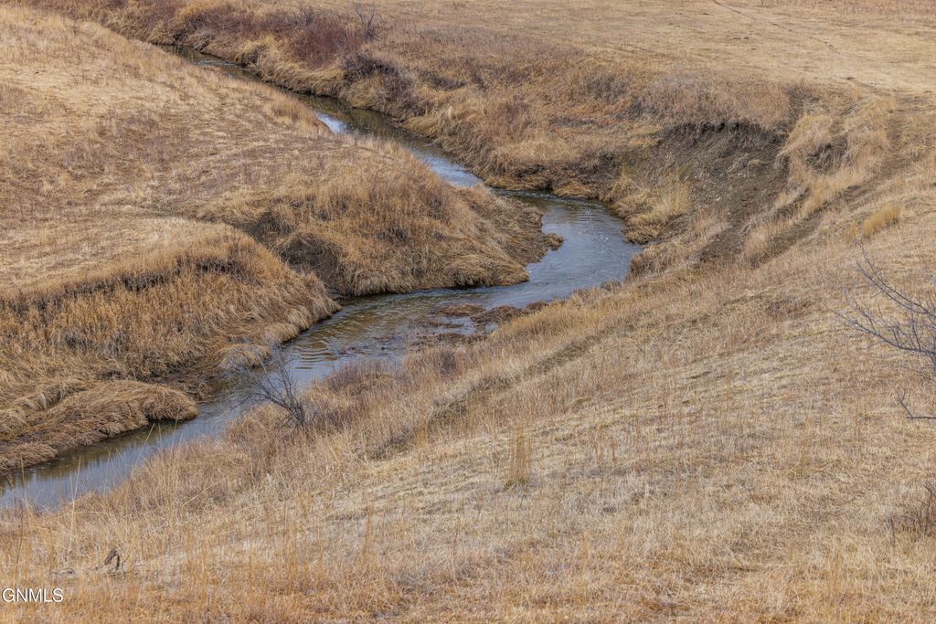 1402 57th Avenue SW, Beulah, ND 58523 photo 68