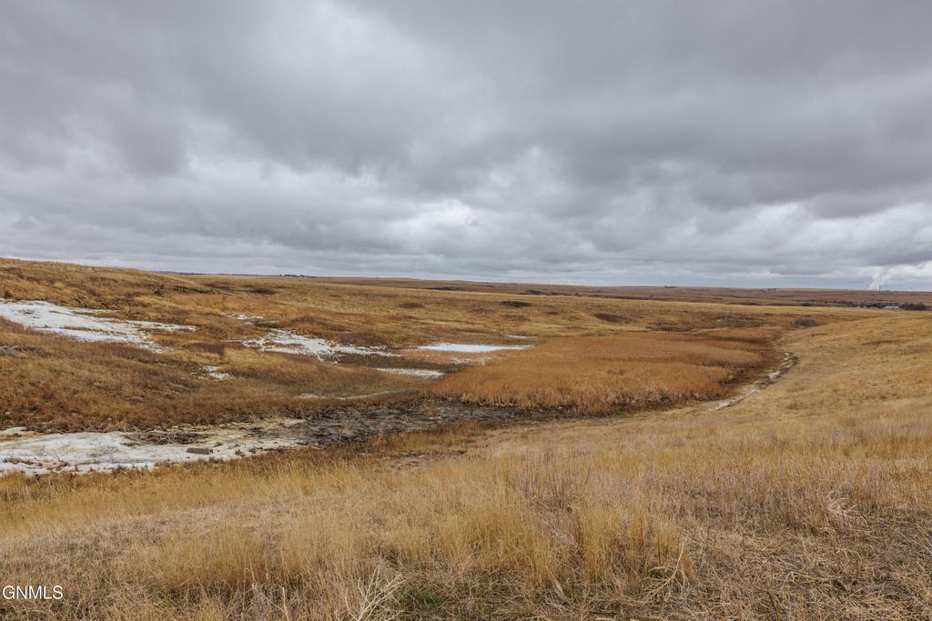 1402 57th Avenue SW, Beulah, ND 58523 photo 83