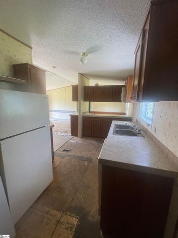 157 Foothills Trail, Gray Court, SC 29645
