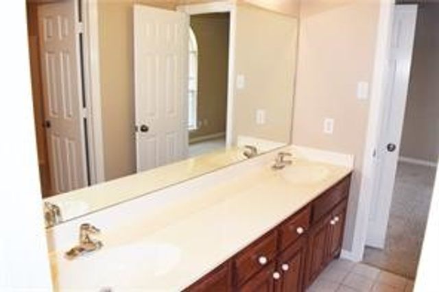 1321 Trophy Court W, Midlothian, TX 76065