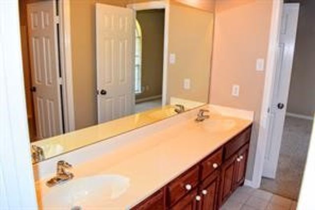 1321 Trophy Court W, Midlothian, TX 76065